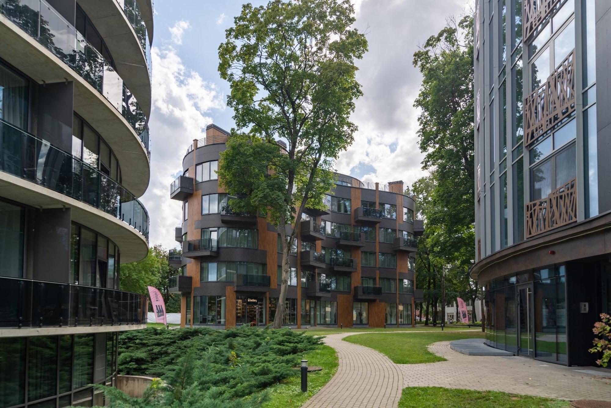 2 Bedroom Apt, 2 Garage Spots & Balconies, Self Check-In, By Cohost Druskininkai Dış mekan fotoğraf